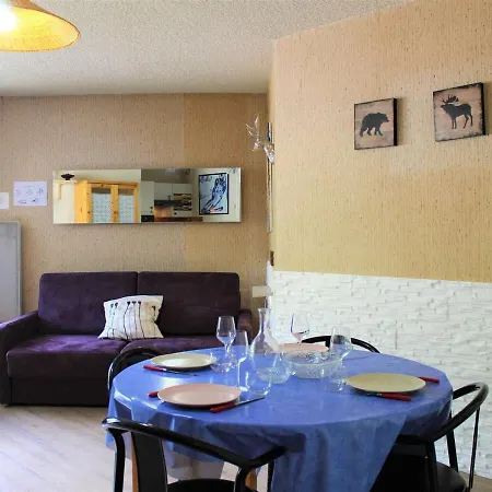 4 Pers. Avec Balcon, Au Pied Des Pistes A Les Claux - Fr-1-330b-143 Apartment *